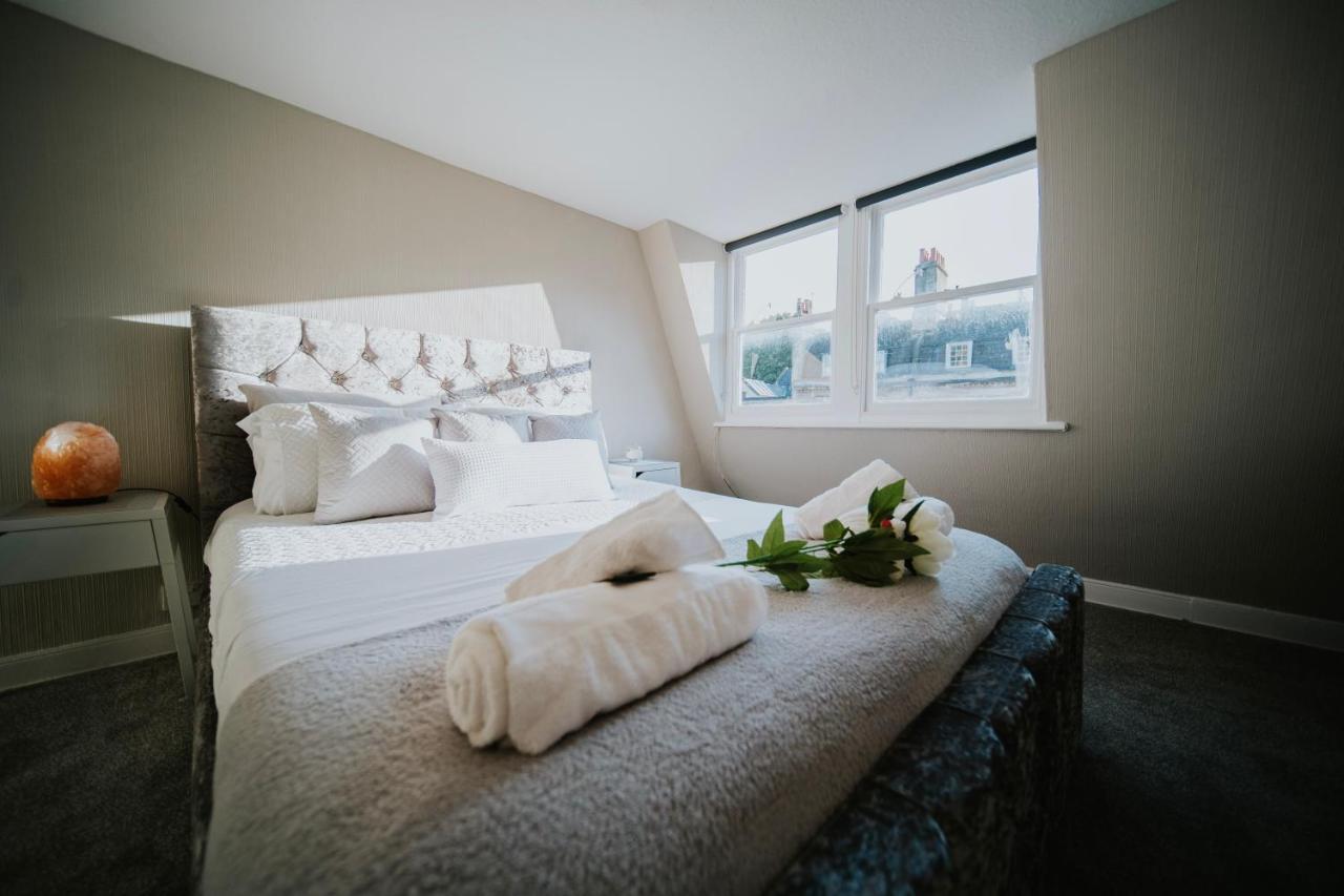 Roman Penthouse- City Skyline Views, 4K Tvs, 5G Wifi And More! Lägenhet Bath Exteriör bild